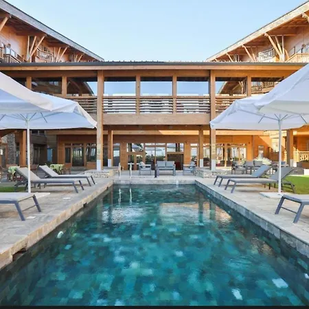 78 By The Pool Apartament