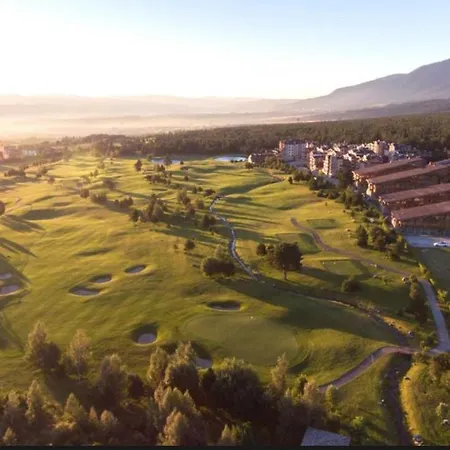 78 By The Pool Banszko