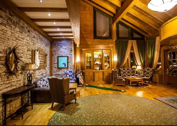 78 By The Pool Apartment