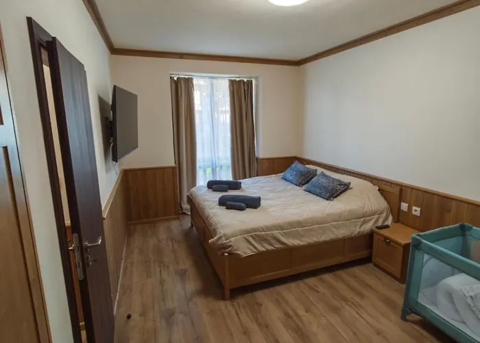 78 By The Pool Apartment *